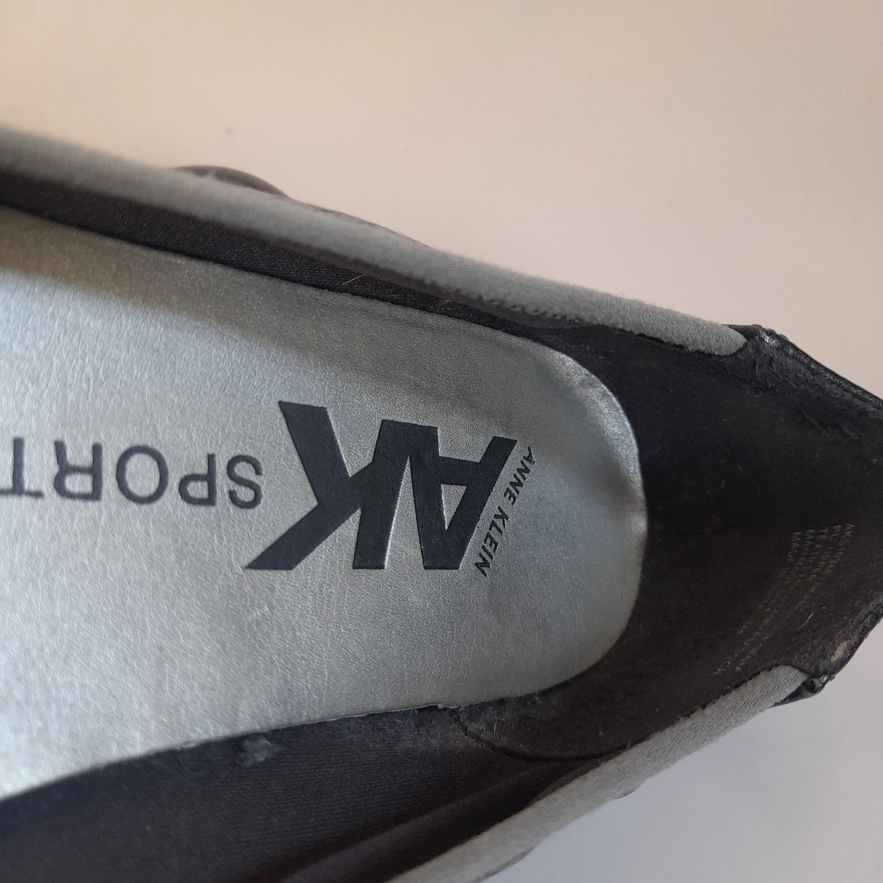 Anne Klein Sport Grey Ballet Flats | Pre Loved |