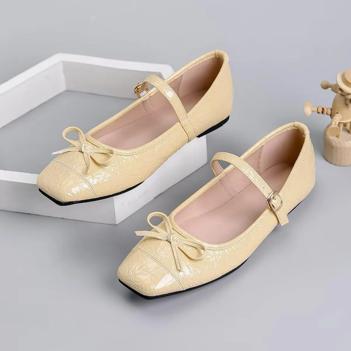 ChaiRong Zhou Women Bowknot Mary Jane Pleated Leather Ballet Flats Square Toe Buckle Strap Casual Party Ballet Dress Shoes