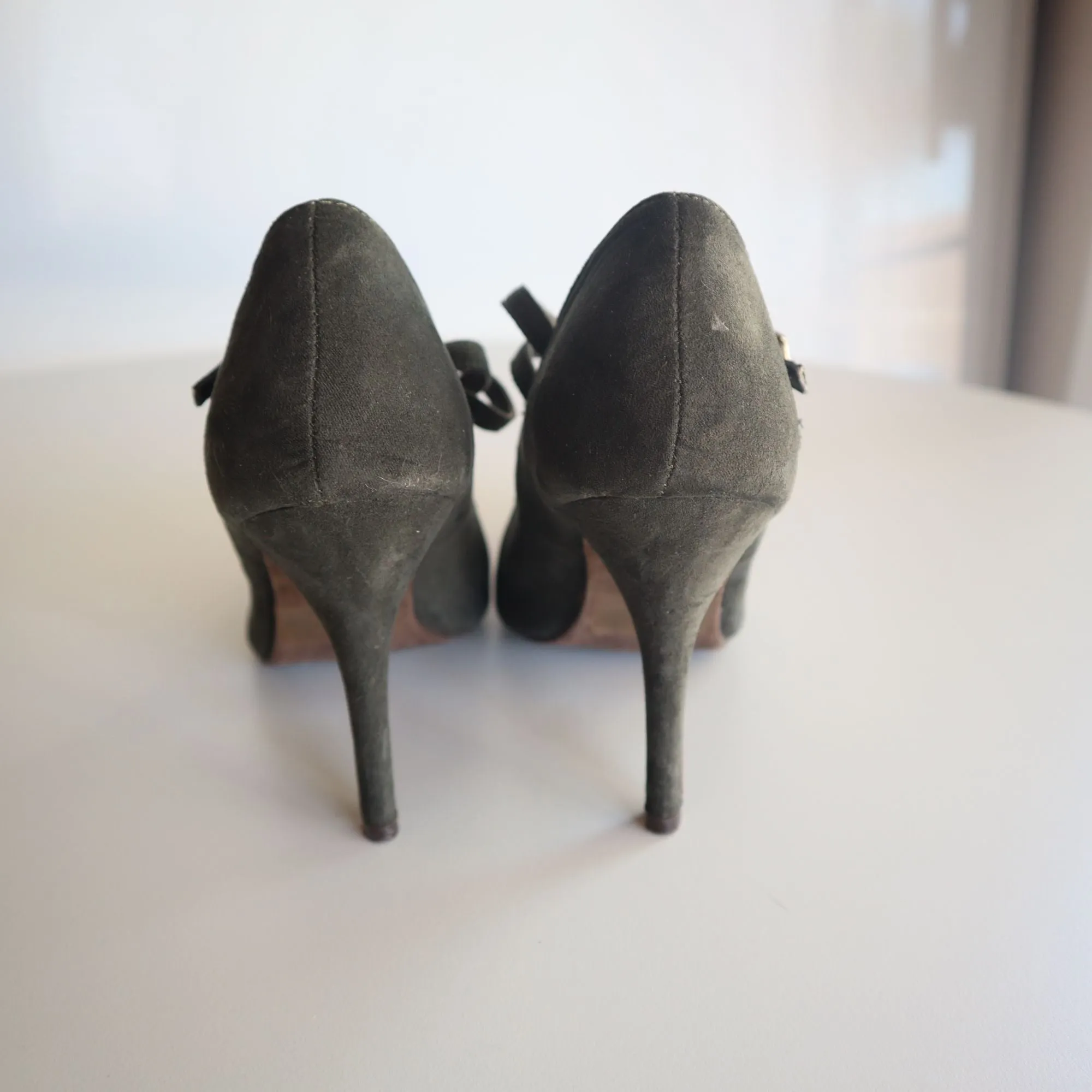 DBDK Fashion Dark Green Suede Stiletto Heels With Buckle Straps - Size 7.5