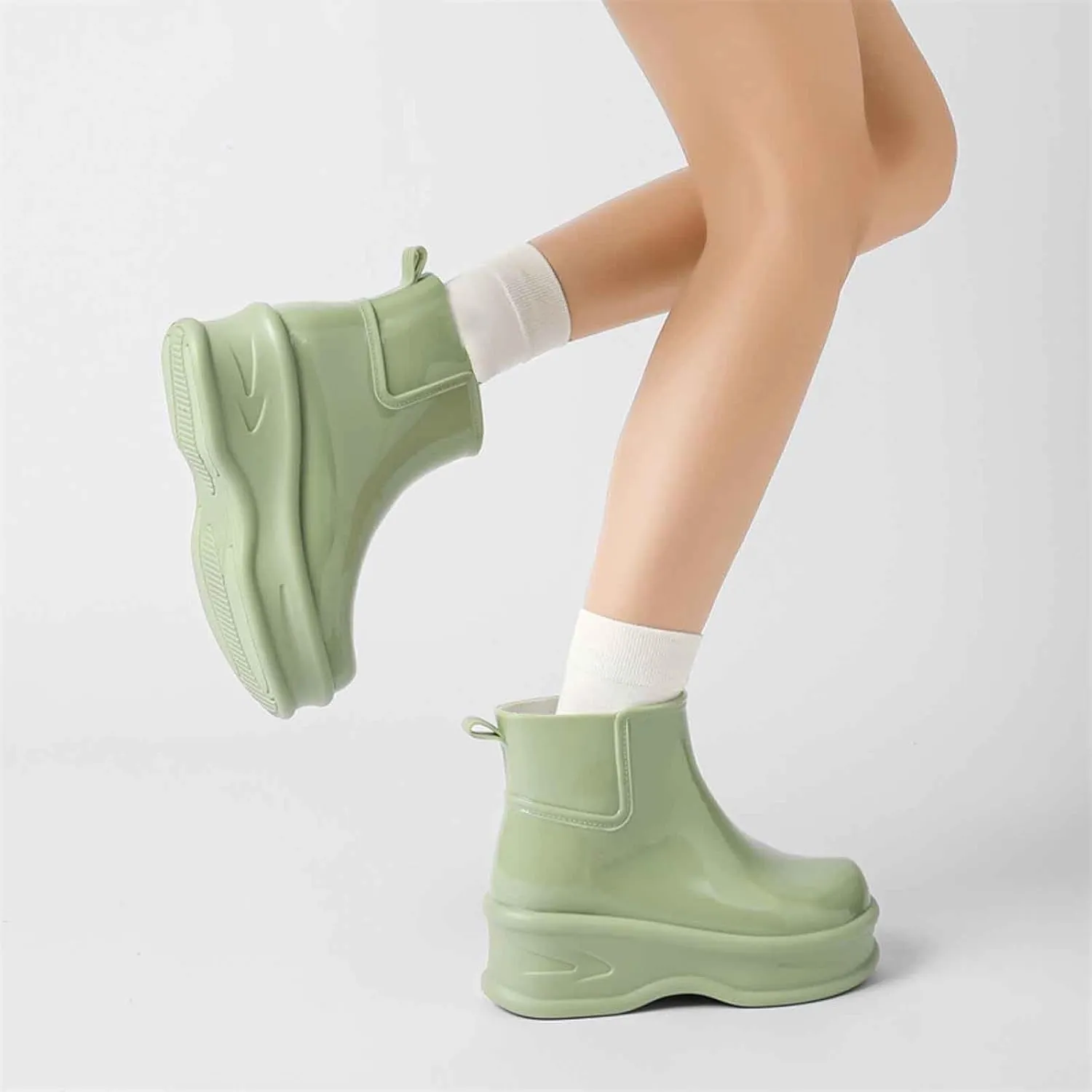 Durable Women's Rain Shoes Thick Sole Footwear Rainy Days Perfect Outdoor Activities Stylish and Rain Boots with Dogs