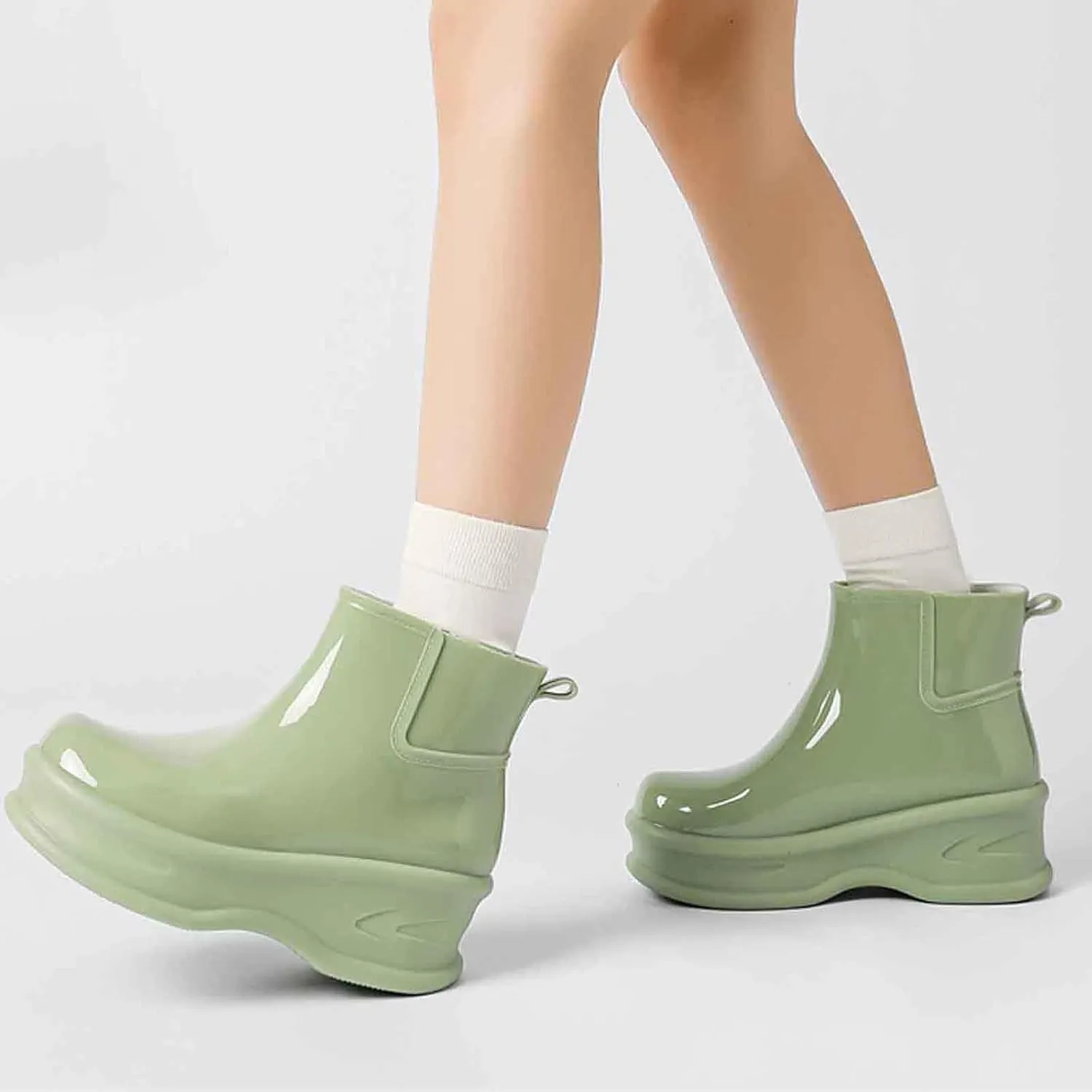 Durable Women's Rain Shoes Thick Sole Footwear Rainy Days Perfect Outdoor Activities Stylish and Rain Boots with Dogs