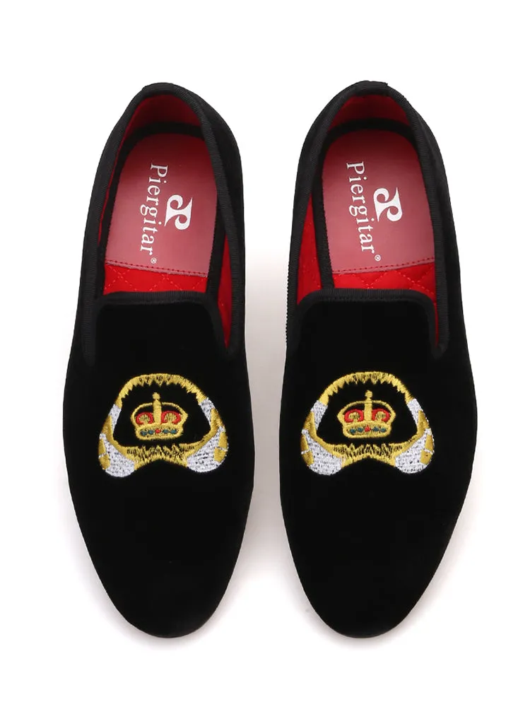 Imported Korean velvet shark mouth embroidery slip-on men's shoes European and American style large size trendy loafers smoking shoes