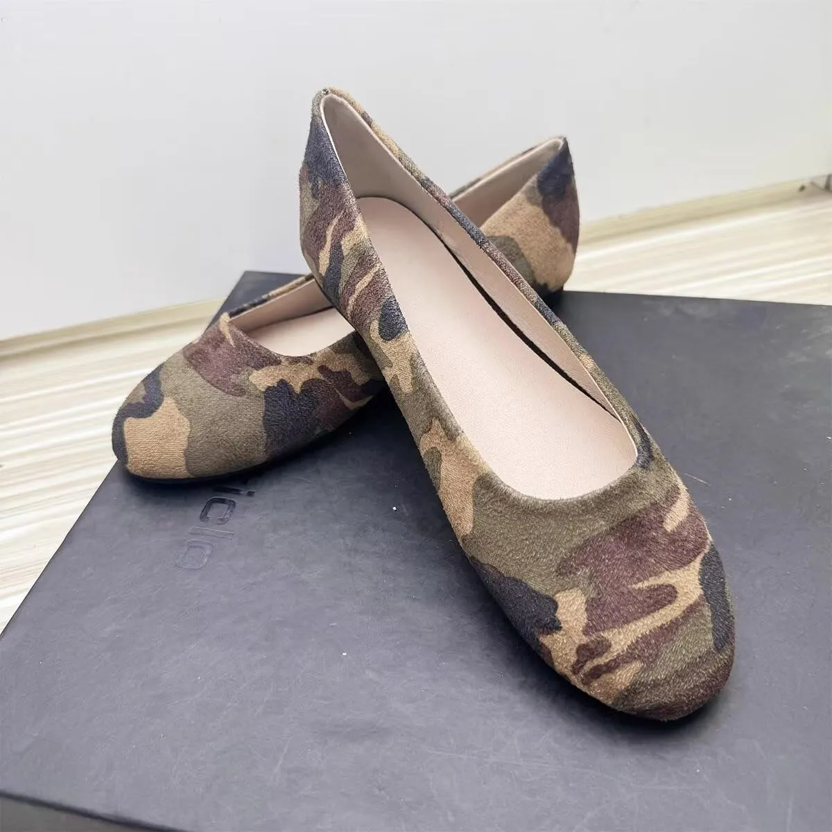 LUXINYU Women Candy Color Comfortable Round Toe Slip on Suede Ballet Flats Low Heel Office Shoes Casual Shoes
