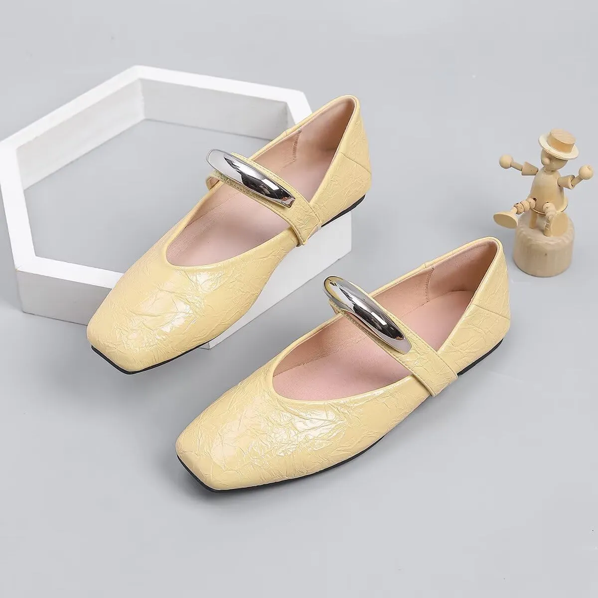 LUXINYU Women Mary Jane Pleated Leather Ballet Flats Square Toe Sliver Metal Strap Casual Party Dress Shoes