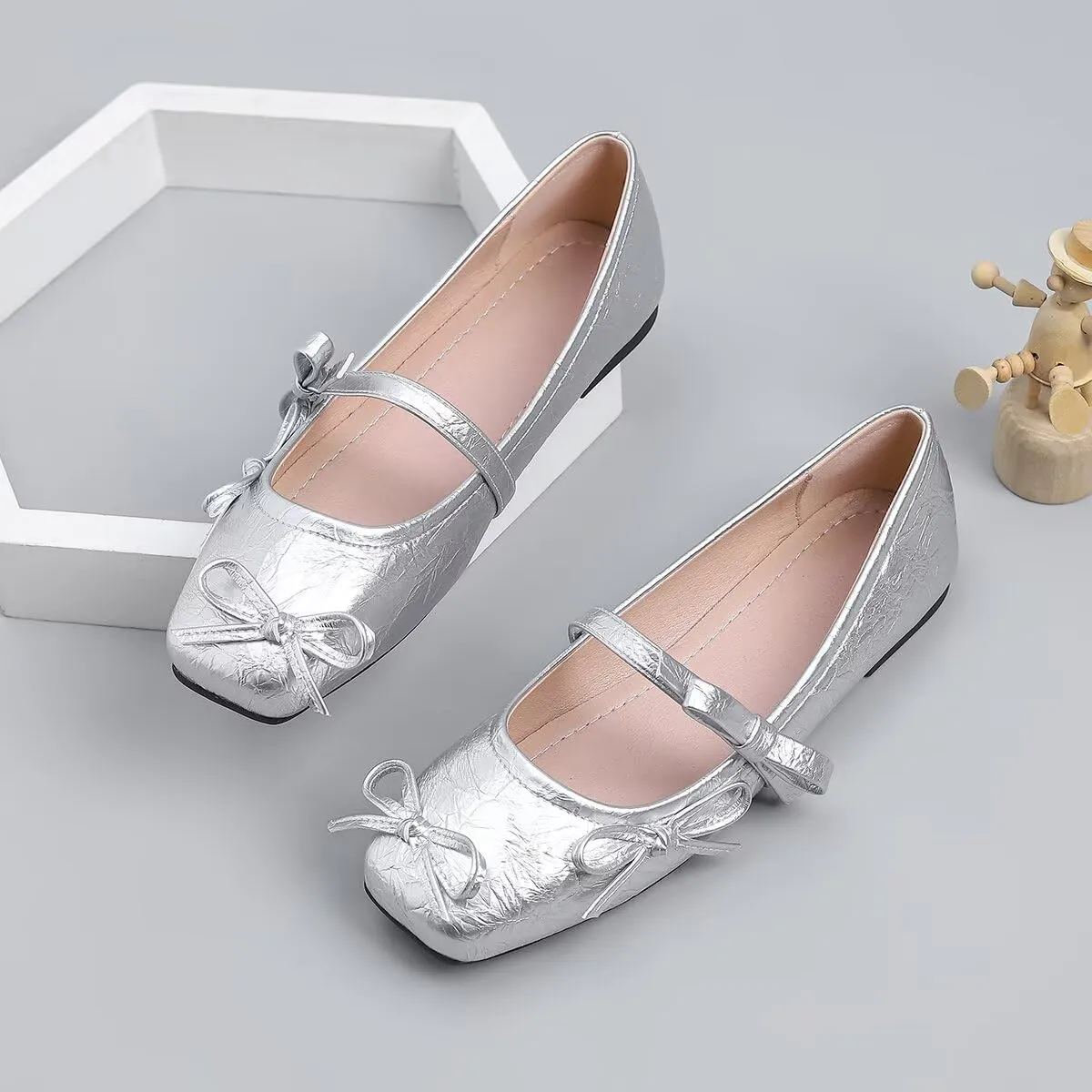 LUXINYU Women Two Bowknot Mary Jane Pleated Leather Ballet Flats Square Toe Buckle Strap Casual Party Dress Shoes