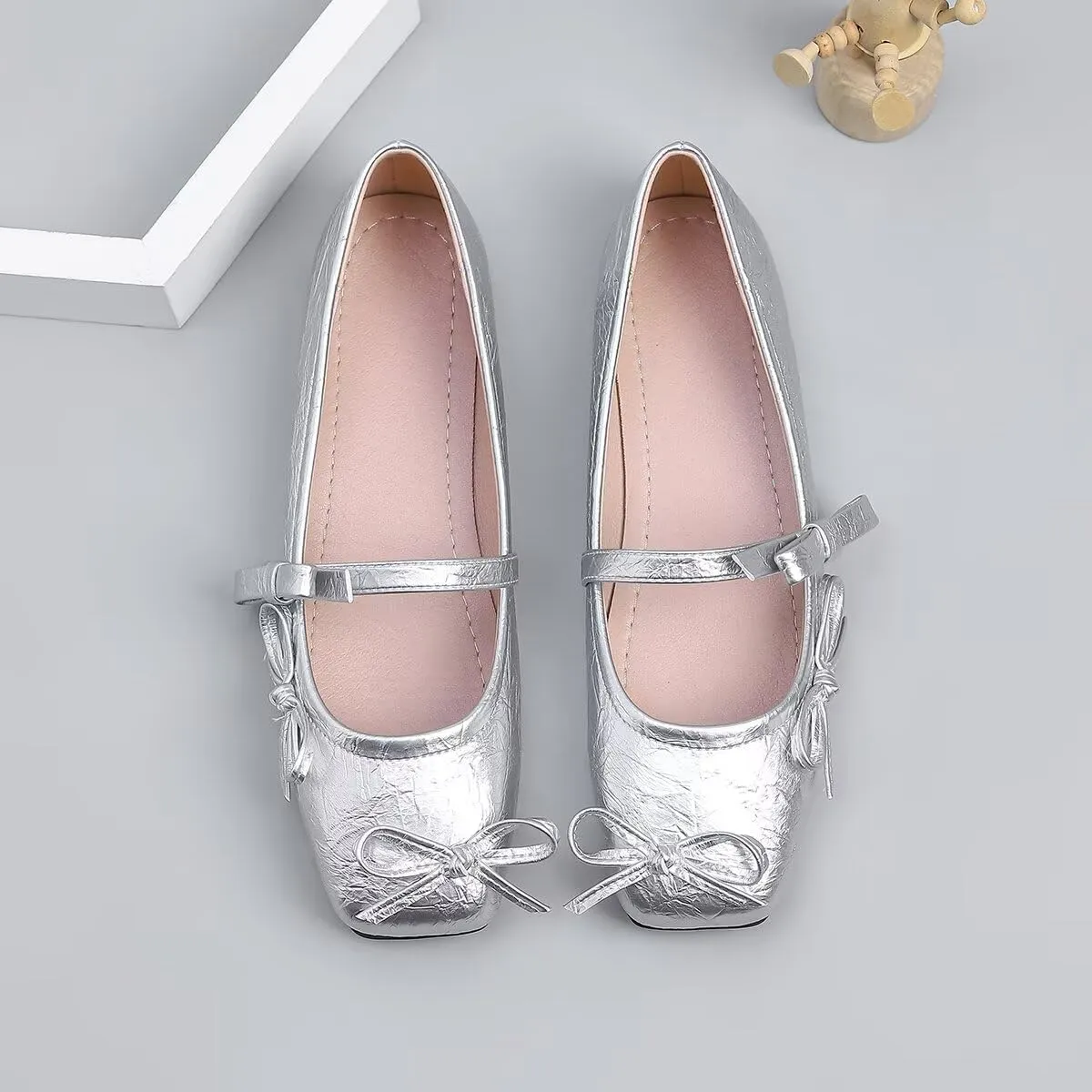 LUXINYU Women Two Bowknot Mary Jane Pleated Leather Ballet Flats Square Toe Buckle Strap Casual Party Dress Shoes