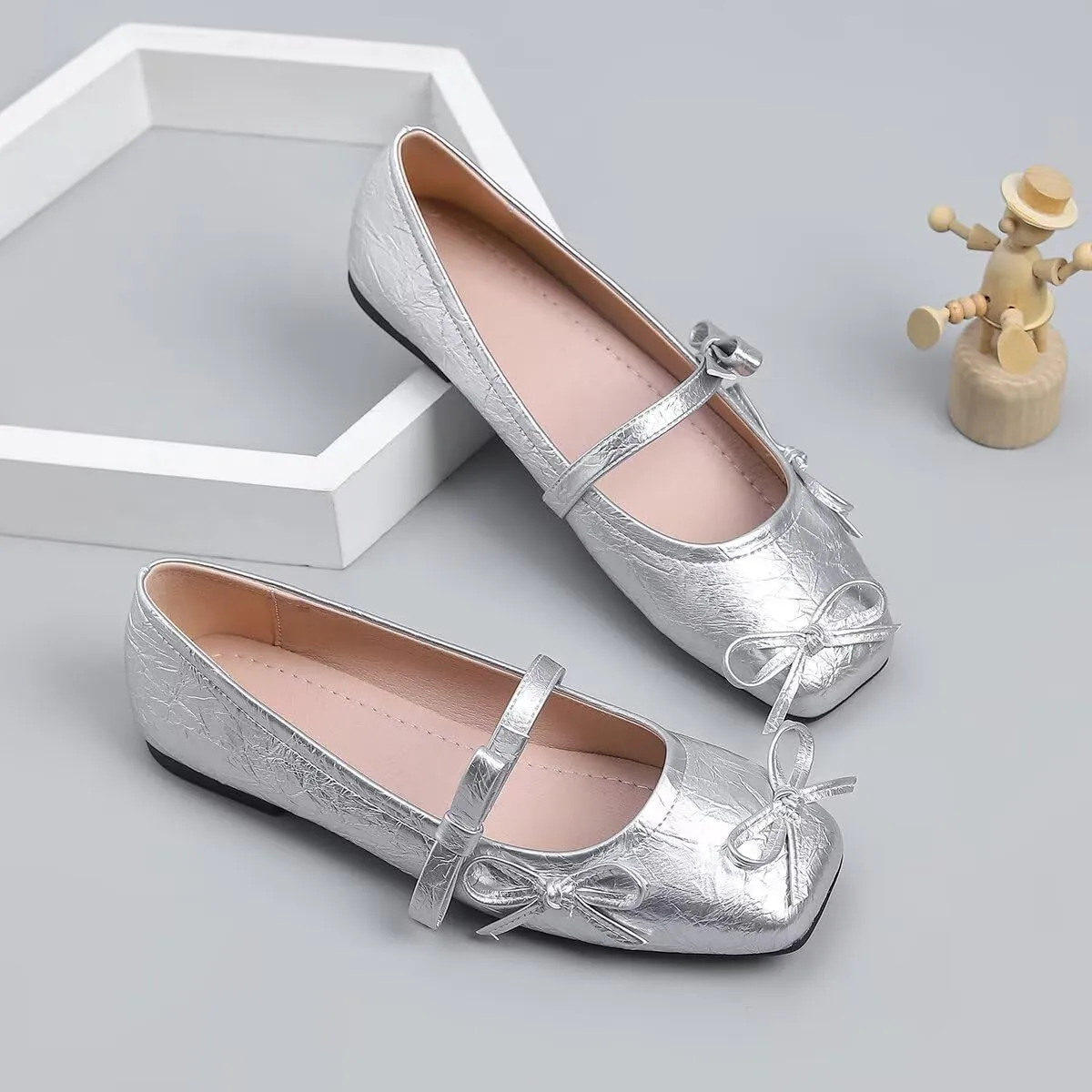 LUXINYU Women Two Bowknot Mary Jane Pleated Leather Ballet Flats Square Toe Buckle Strap Casual Party Dress Shoes