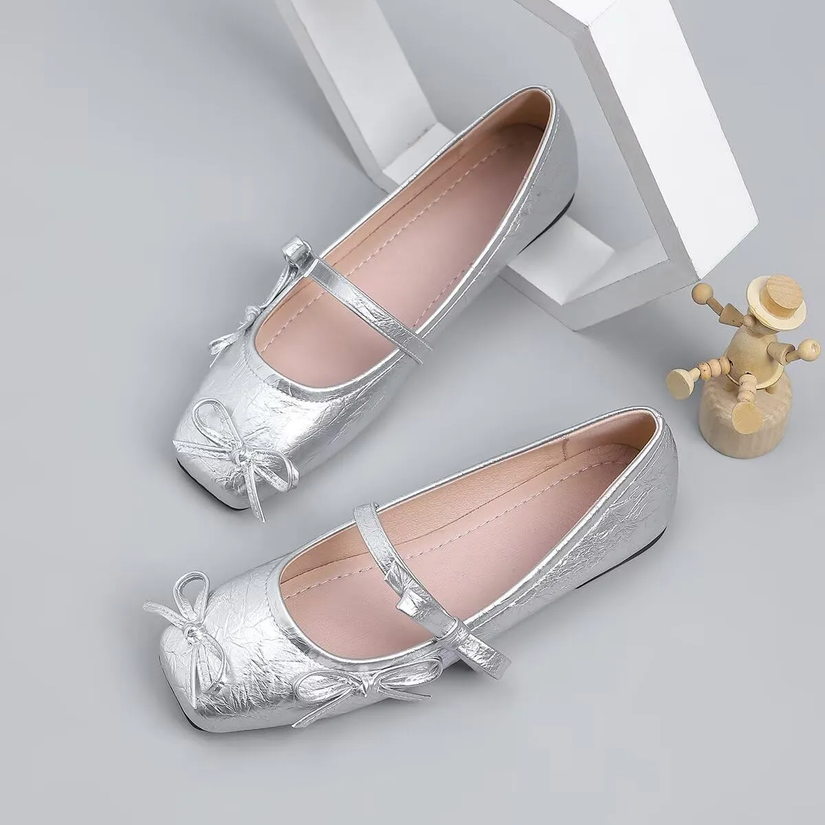 LUXINYU Women Two Bowknot Mary Jane Pleated Leather Ballet Flats Square Toe Buckle Strap Casual Party Dress Shoes