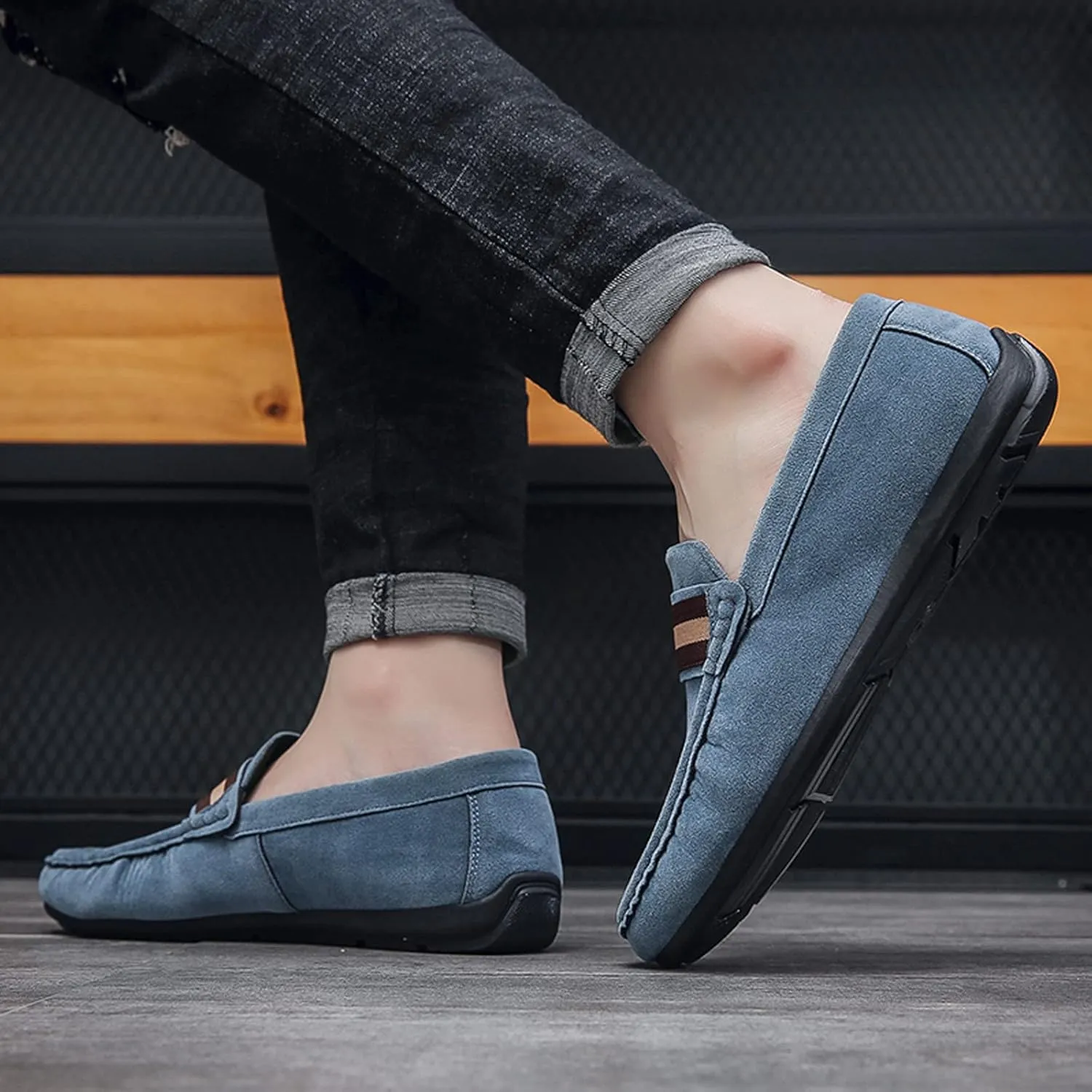 Men's Suede Round Toe Soft Sole Loafers,Breathable Comfortable Slip On Flat Boat Shoes Casual Fashionable Walking Shoes