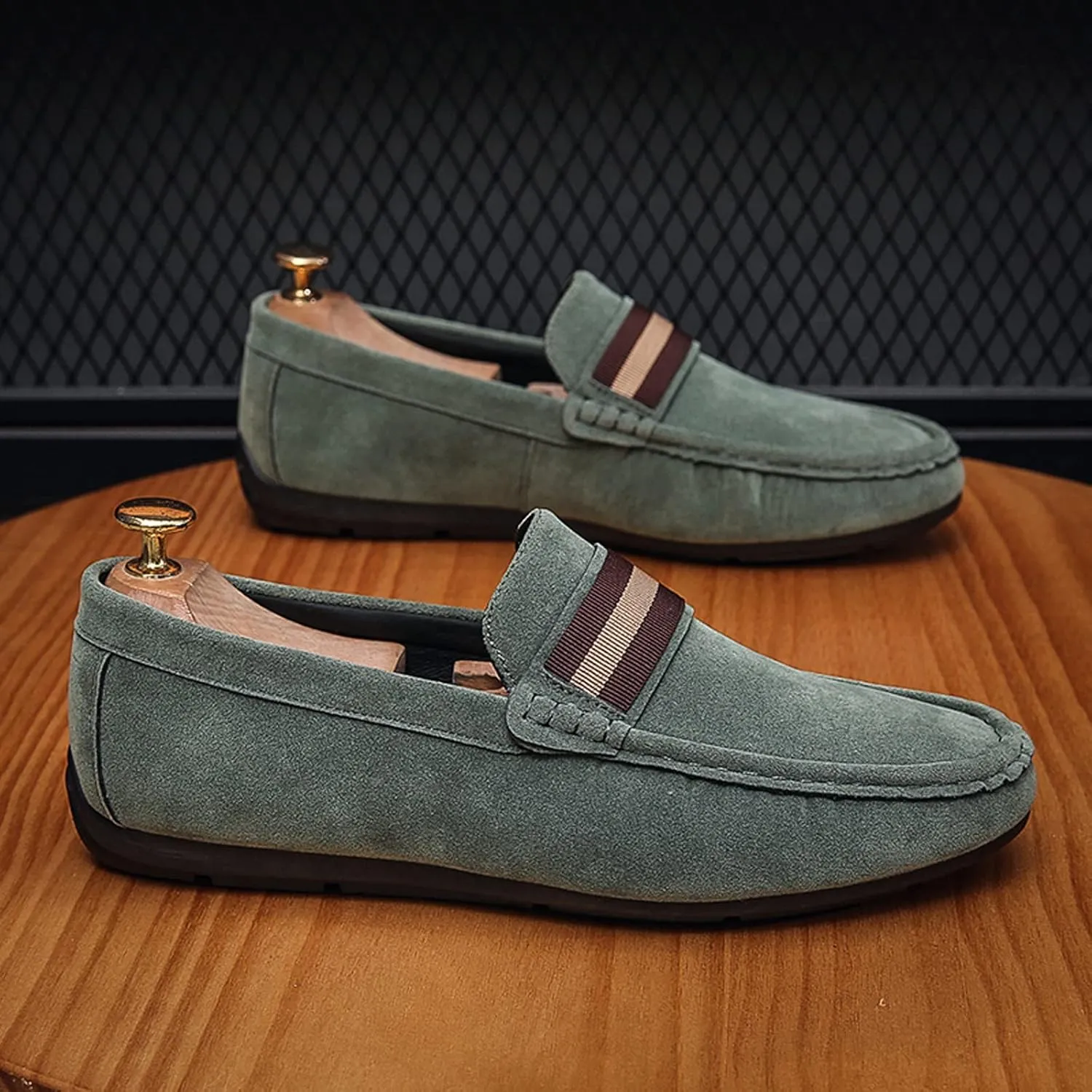 Men's Suede Round Toe Soft Sole Loafers,Breathable Comfortable Slip On Flat Boat Shoes Casual Fashionable Walking Shoes