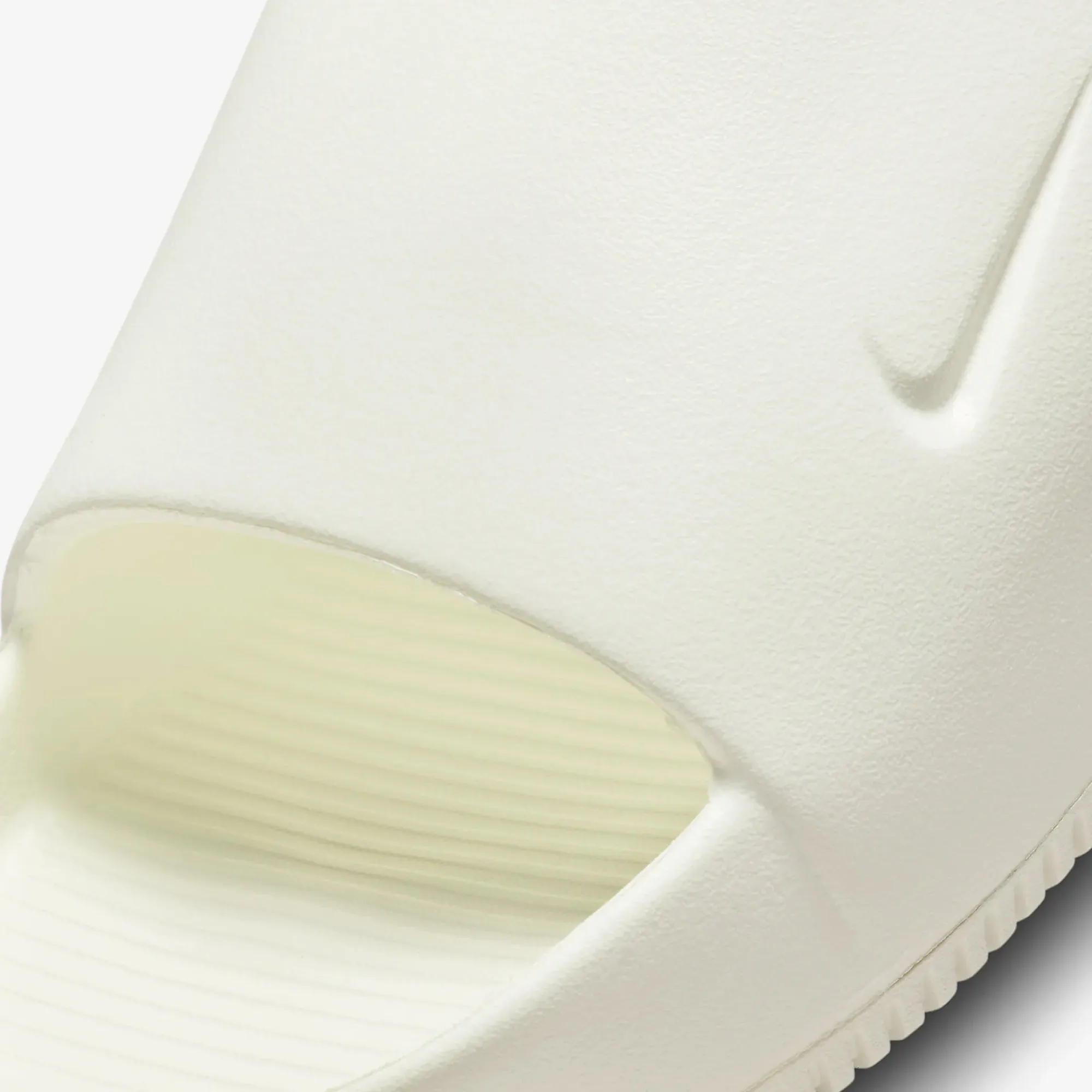 Nike | WMN'S CALM  { SAIL/SAIL