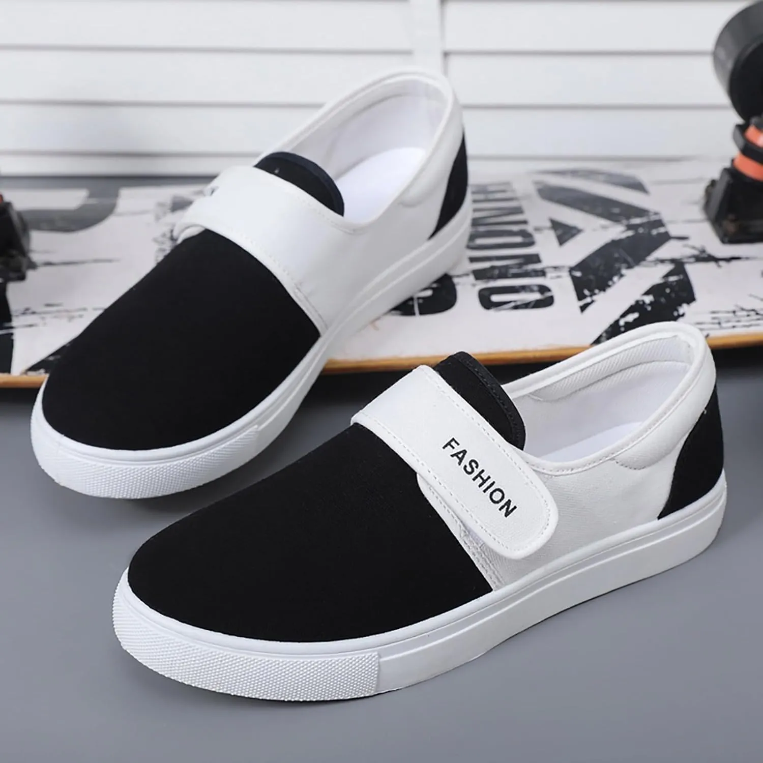 Slip On Shoes for Men Walking Shoes Fashion Casual Shoes Non Slip Walking Shoes Flat Canvas Shoes for Men